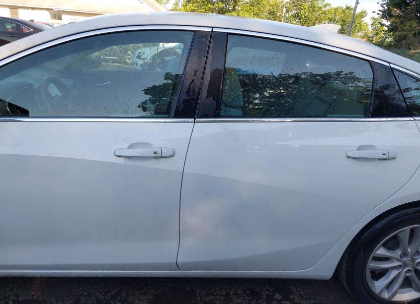 Photo 14 of 2017 Chevrolet Malibu 1LT (VIN 1G1ZE5ST6HF170474)