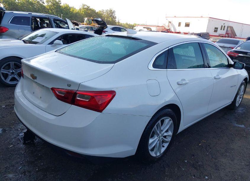 Photo 4 of 2017 Chevrolet Malibu 1LT (VIN 1G1ZE5ST6HF170474)