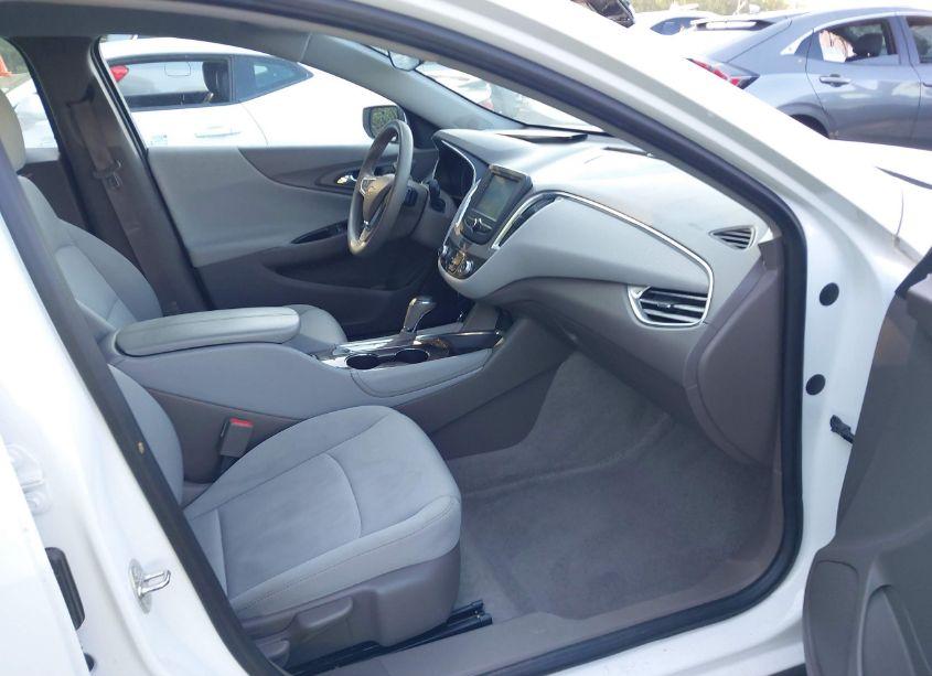 Photo 5 of 2017 Chevrolet Malibu 1LT (VIN 1G1ZE5ST6HF170474)