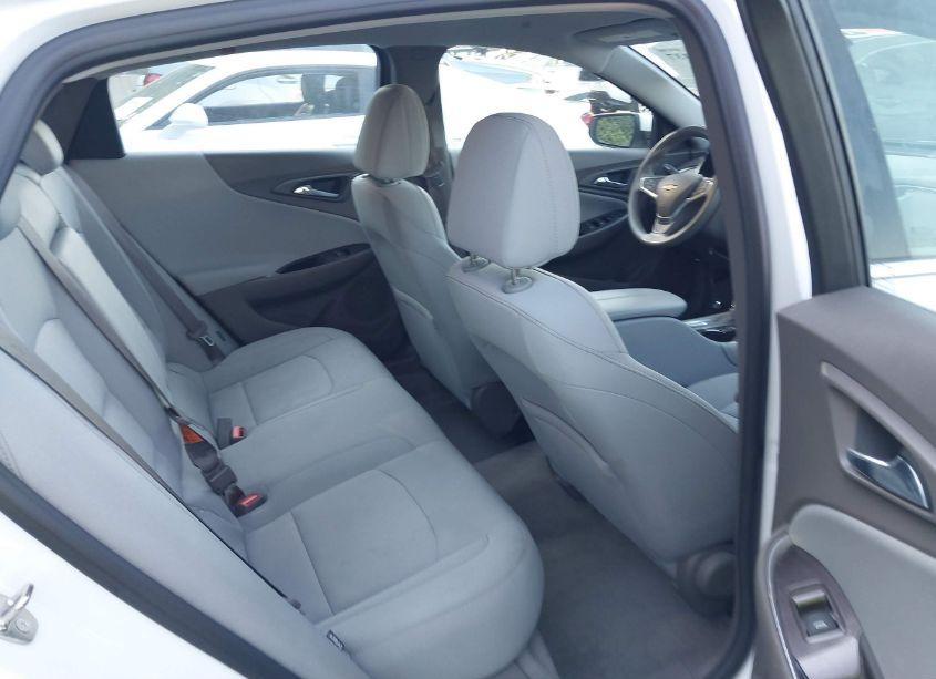 Photo 8 of 2017 Chevrolet Malibu 1LT (VIN 1G1ZE5ST6HF170474)