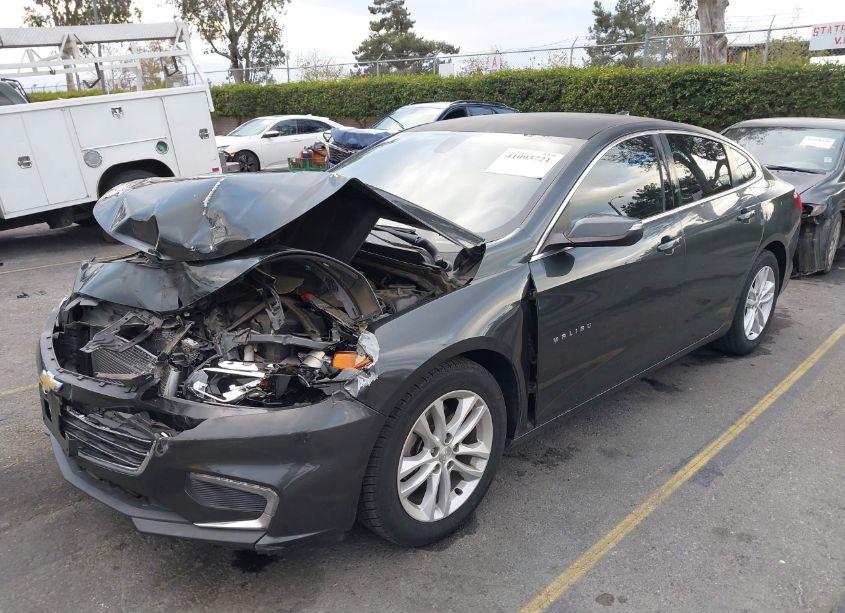 Photo 2 of 2017 Chevrolet Malibu 1LT (VIN 1G1ZE5ST6HF176436)
