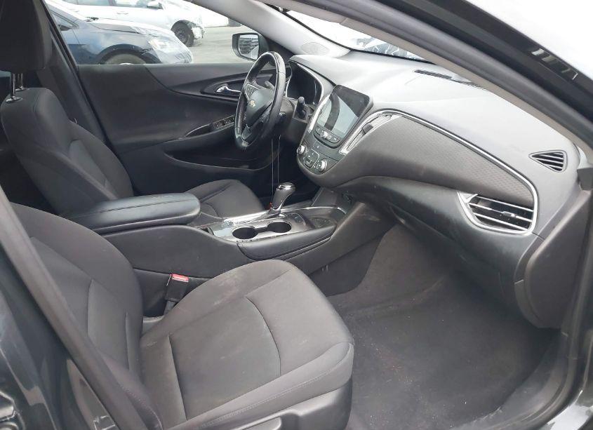 Photo 5 of 2017 Chevrolet Malibu 1LT (VIN 1G1ZE5ST6HF176436)