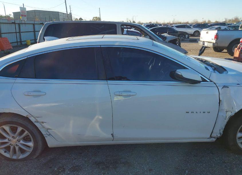 Photo 13 of 2017 Chevrolet Malibu 1LT (VIN 1G1ZE5ST6HF178333)