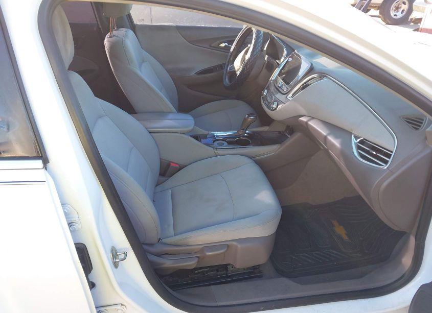 Photo 5 of 2017 Chevrolet Malibu 1LT (VIN 1G1ZE5ST6HF178333)