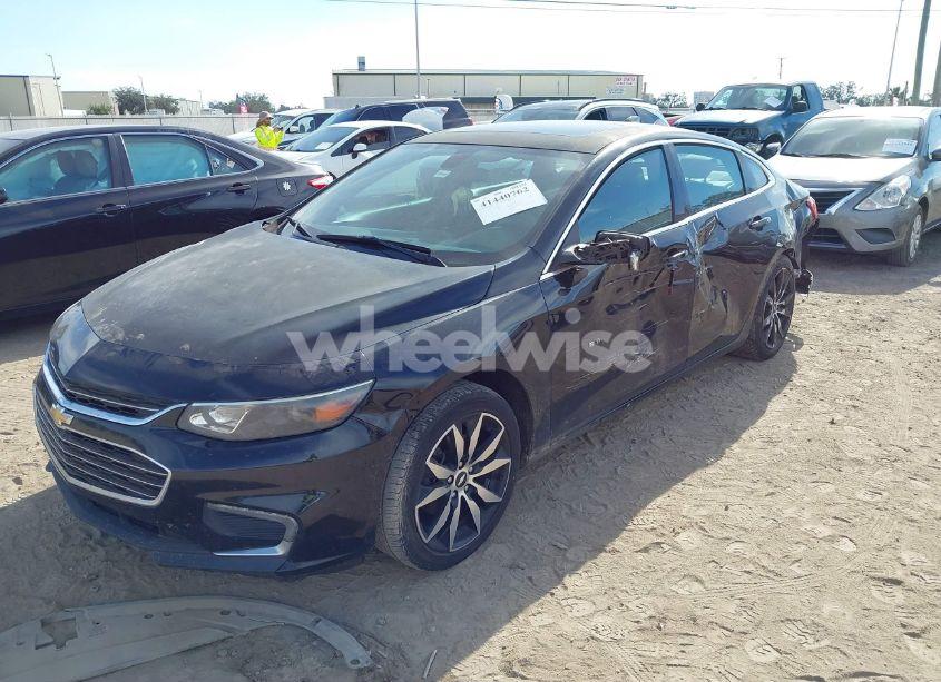 Photo 2 of 2017 Chevrolet Malibu 1LT (VIN 1G1ZE5ST6HF190112)