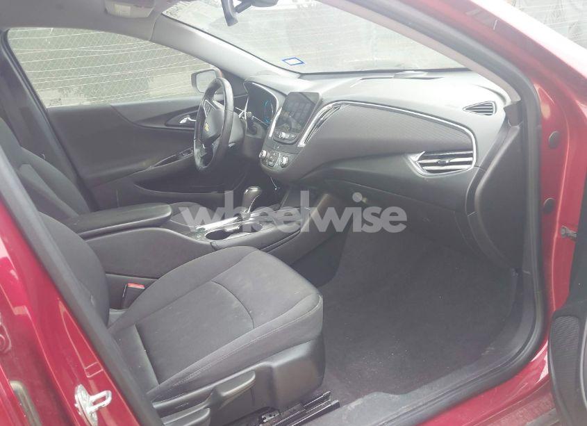 Photo 5 of 2017 Chevrolet Malibu 1LT (VIN 1G1ZE5ST6HF190966)