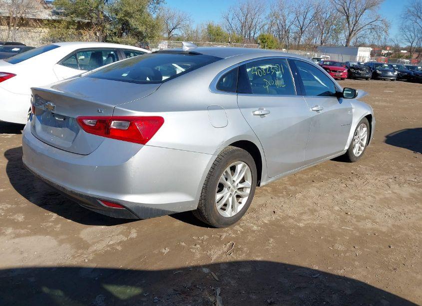 Photo 4 of 2017 Chevrolet Malibu 1LT (VIN 1G1ZE5ST6HF200038)