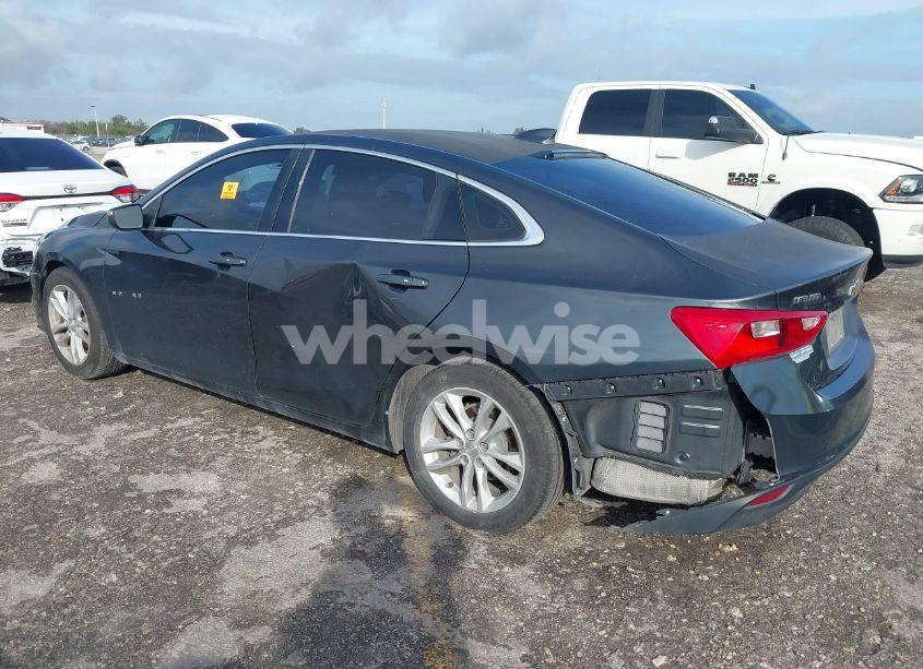 Photo 3 of 2017 Chevrolet Malibu LT (VIN 1G1ZE5ST6HF205997)