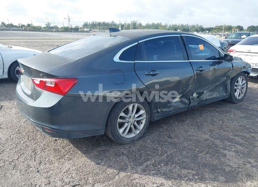 Photo 4 of 2017 Chevrolet Malibu LT (VIN 1G1ZE5ST6HF205997)