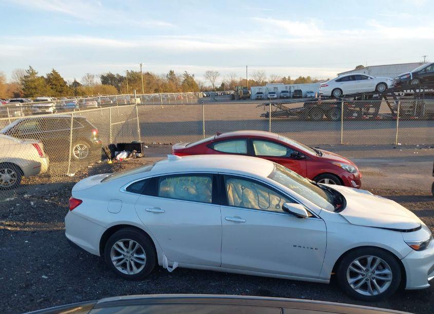 Photo 12 of 2017 Chevrolet Malibu 1LT (VIN 1G1ZE5ST6HF207412)