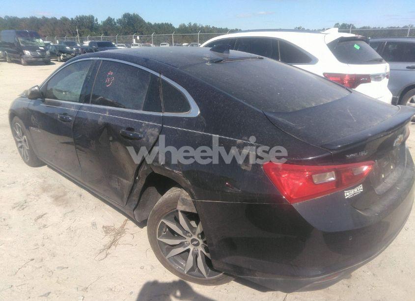 Photo 3 of 2017 Chevrolet Malibu 1LT (VIN 1G1ZE5ST6HF215896)