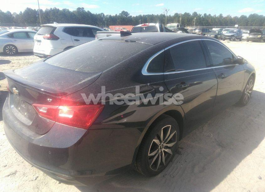 Photo 4 of 2017 Chevrolet Malibu 1LT (VIN 1G1ZE5ST6HF215896)