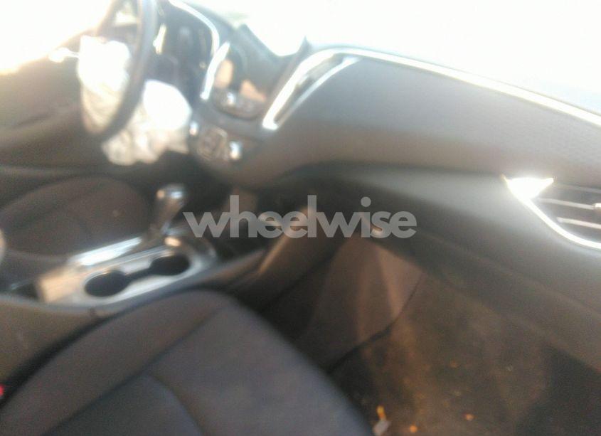 Photo 5 of 2017 Chevrolet Malibu 1LT (VIN 1G1ZE5ST6HF215896)