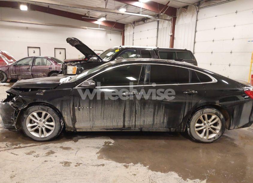 Photo 14 of 2017 Chevrolet Malibu 1LT (VIN 1G1ZE5ST6HF220189)