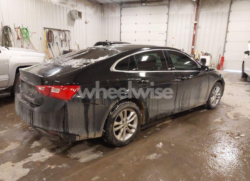 Photo 4 of 2017 Chevrolet Malibu 1LT (VIN 1G1ZE5ST6HF220189)