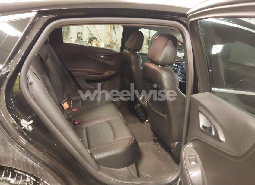 Photo 8 of 2017 Chevrolet Malibu 1LT (VIN 1G1ZE5ST6HF220189)