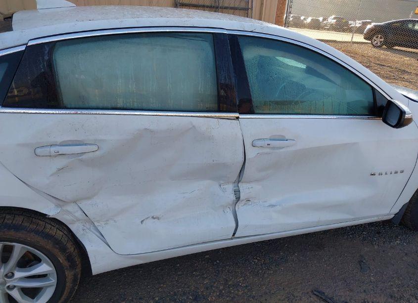 Photo 6 of 2017 Chevrolet Malibu 1LT (VIN 1G1ZE5ST6HF224968)