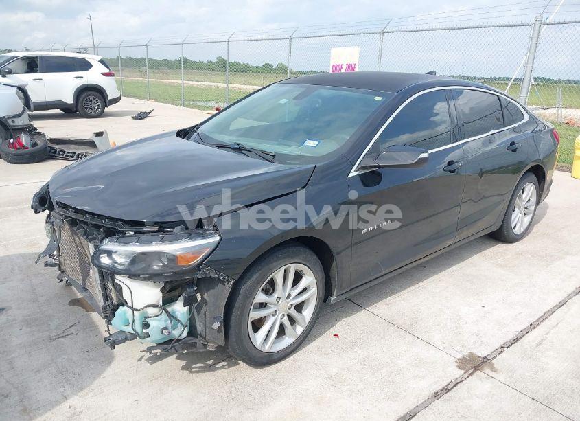 Photo 2 of 2017 Chevrolet Malibu 1LT (VIN 1G1ZE5ST6HF233346)
