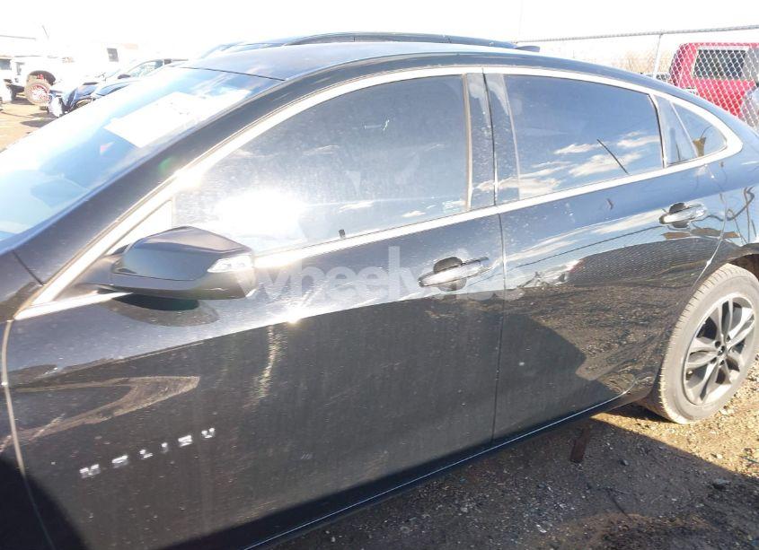 Photo 15 of 2017 Chevrolet Malibu 1LT (VIN 1G1ZE5ST6HF237977)