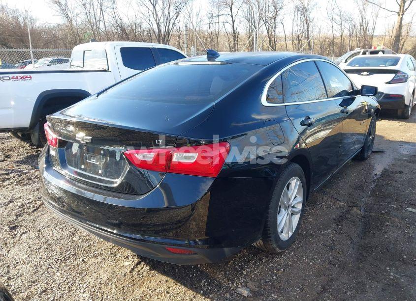 Photo 4 of 2017 Chevrolet Malibu 1LT (VIN 1G1ZE5ST6HF237977)