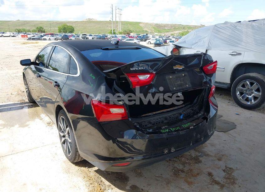 Photo 3 of 2017 Chevrolet Malibu 1LT (VIN 1G1ZE5ST6HF251605)
