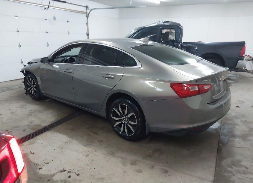 Photo 3 of 2017 Chevrolet Malibu 1LT (VIN 1G1ZE5ST6HF289304)