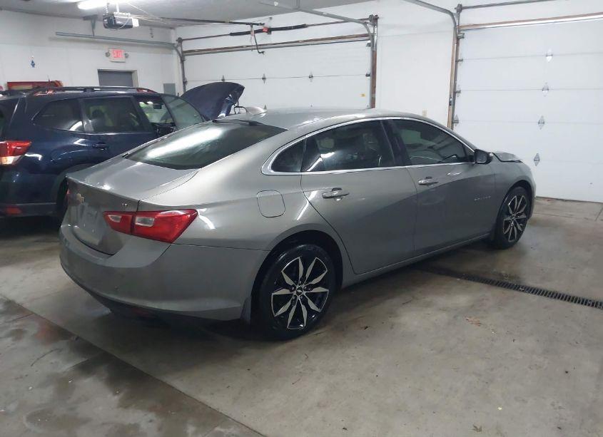 Photo 4 of 2017 Chevrolet Malibu 1LT (VIN 1G1ZE5ST6HF289304)