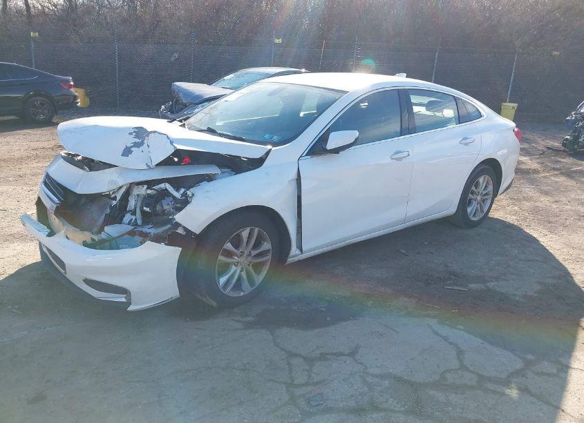 Photo 2 of 2017 Chevrolet Malibu 1LT (VIN 1G1ZE5ST6HF293868)