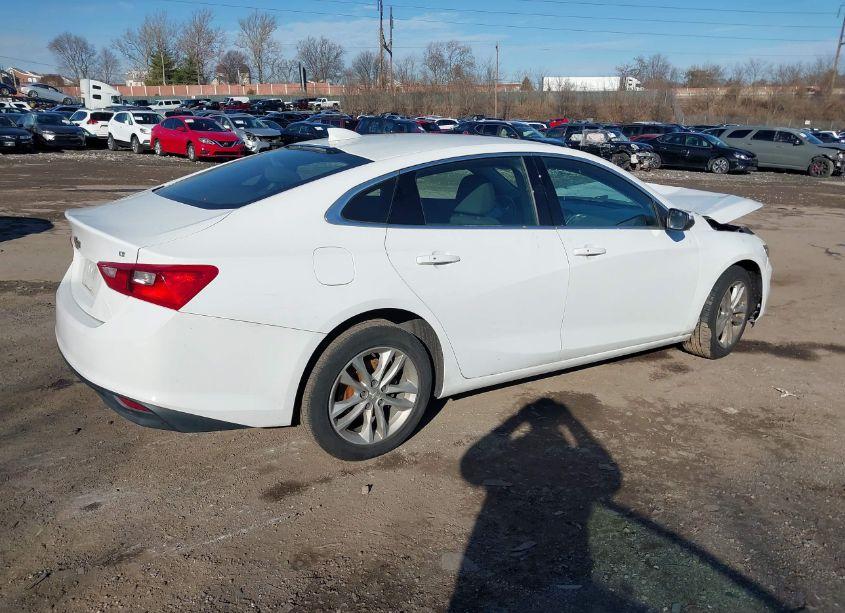 Photo 4 of 2017 Chevrolet Malibu 1LT (VIN 1G1ZE5ST6HF293868)