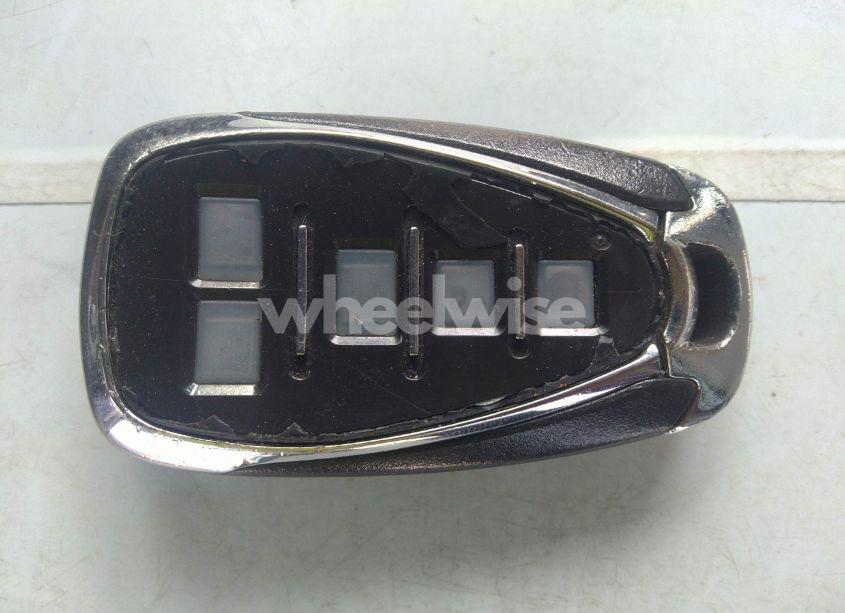 Photo 11 of 2016 Chevrolet Malibu LT (VIN 1G1ZE5ST7GF192661)