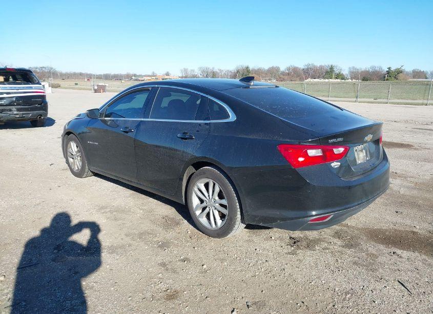 Photo 3 of 2016 Chevrolet Malibu 1LT (VIN 1G1ZE5ST7GF207451)