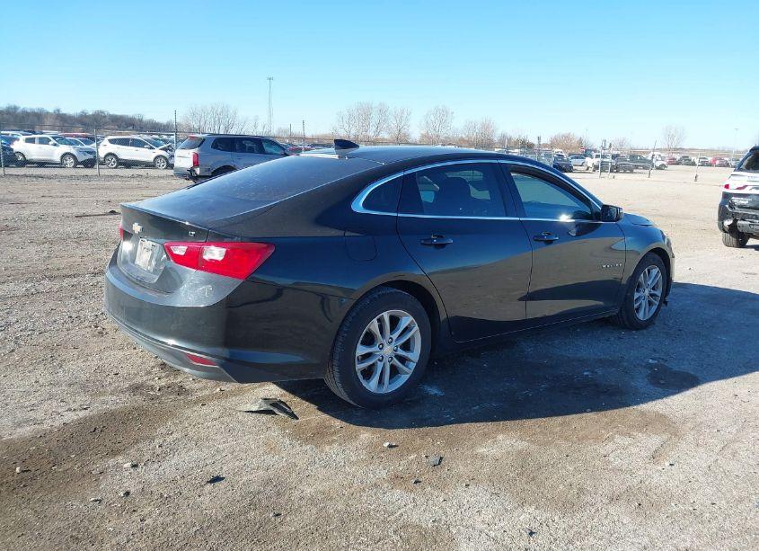 Photo 4 of 2016 Chevrolet Malibu 1LT (VIN 1G1ZE5ST7GF207451)