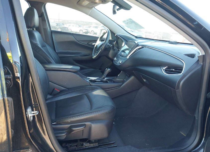 Photo 5 of 2016 Chevrolet Malibu 1LT (VIN 1G1ZE5ST7GF207451)