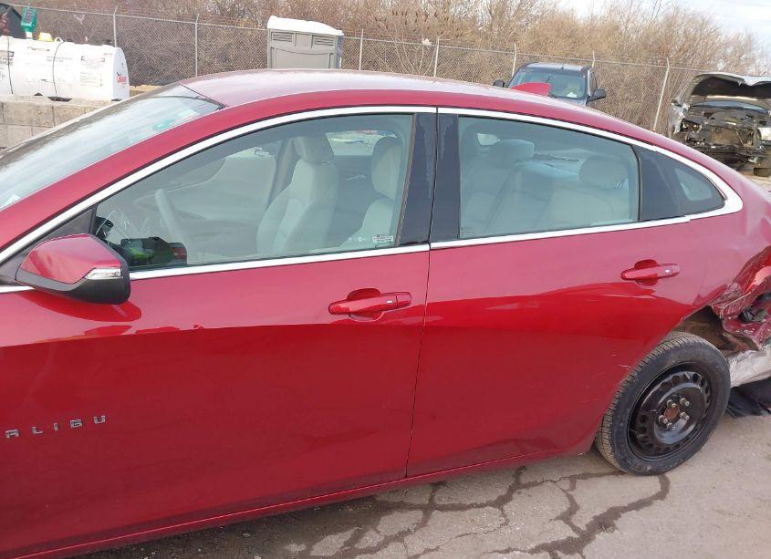 Photo 15 of 2016 Chevrolet Malibu 1LT (VIN 1G1ZE5ST7GF213542)