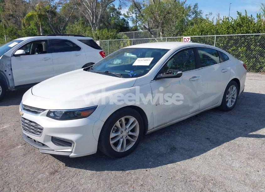 Photo 2 of 2016 Chevrolet Malibu 1LT (VIN 1G1ZE5ST7GF284773)