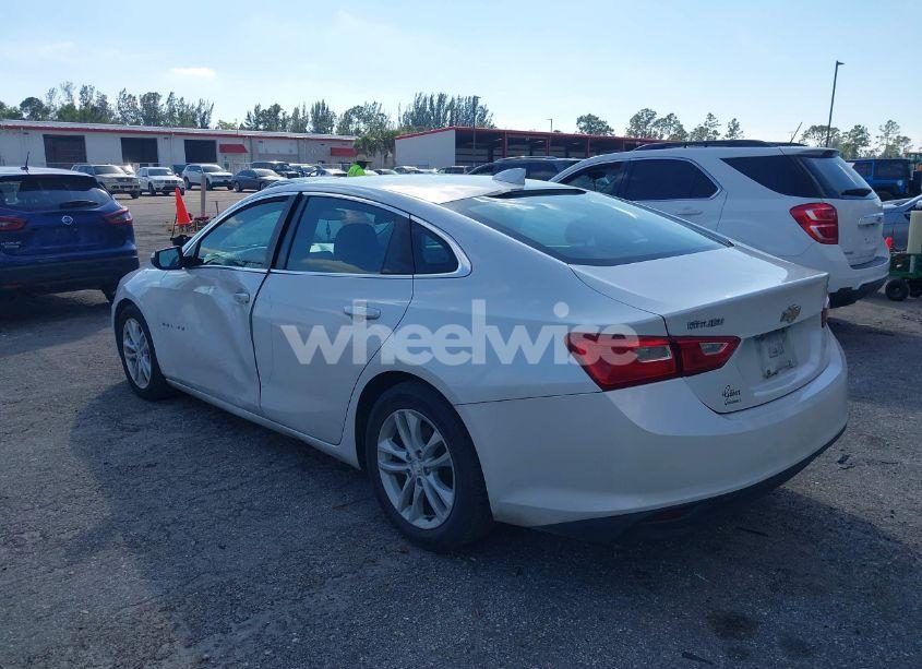 Photo 3 of 2016 Chevrolet Malibu 1LT (VIN 1G1ZE5ST7GF284773)