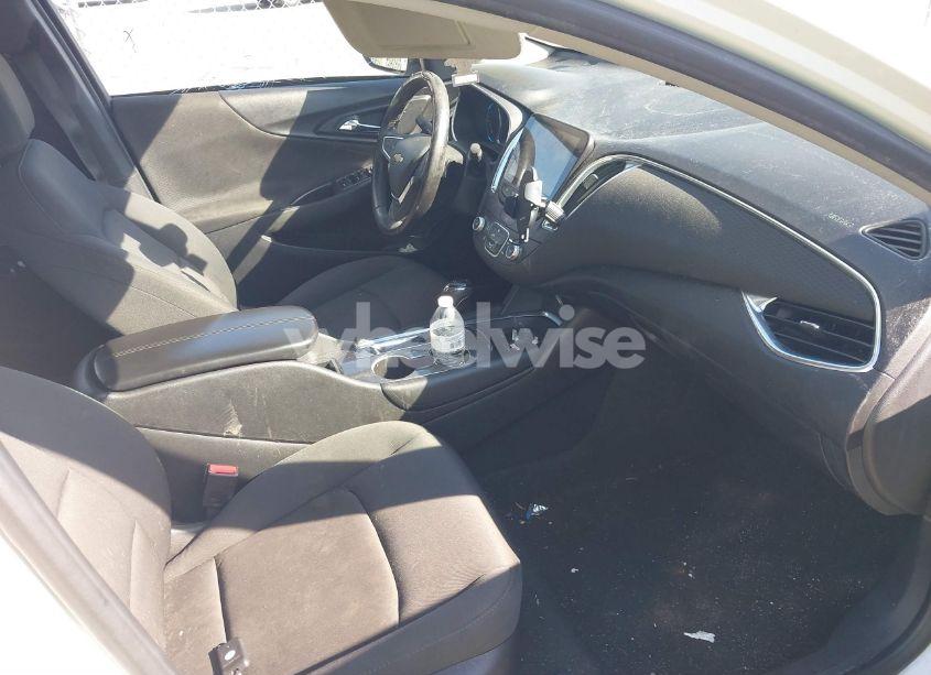 Photo 5 of 2016 Chevrolet Malibu 1LT (VIN 1G1ZE5ST7GF284773)