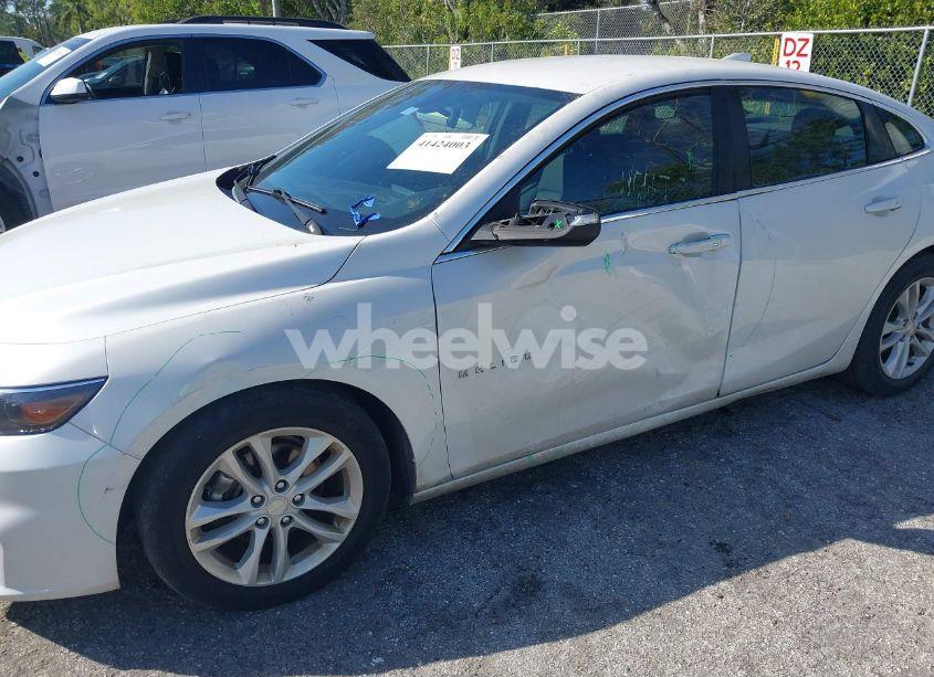 Photo 6 of 2016 Chevrolet Malibu 1LT (VIN 1G1ZE5ST7GF284773)