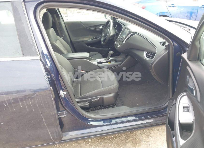 Photo 5 of 2016 Chevrolet Malibu 1LT (VIN 1G1ZE5ST7GF291027)