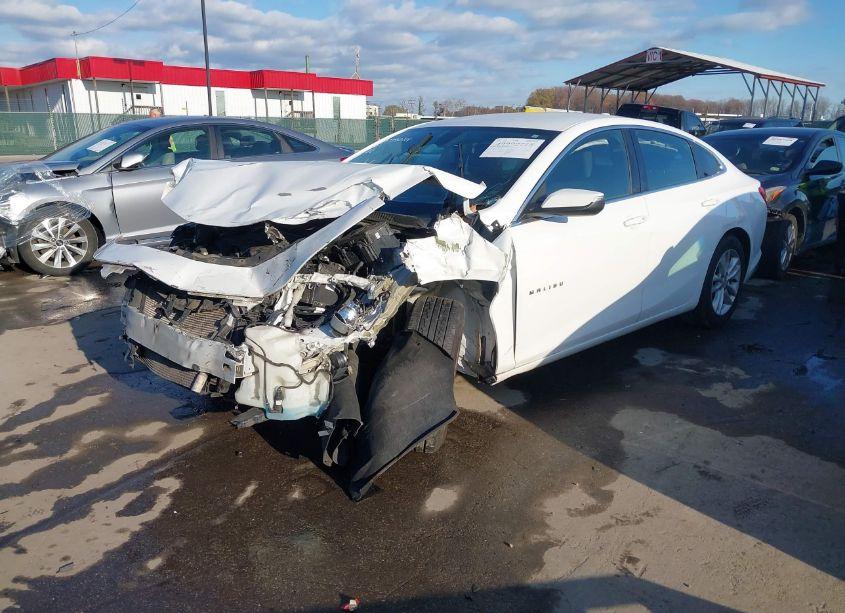 Photo 2 of 2016 Chevrolet Malibu 1LT (VIN 1G1ZE5ST7GF306108)