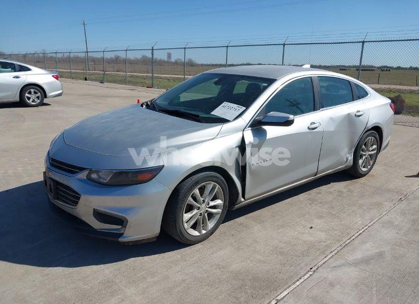 Photo 2 of 2016 Chevrolet Malibu 1LT (VIN 1G1ZE5ST7GF310417)