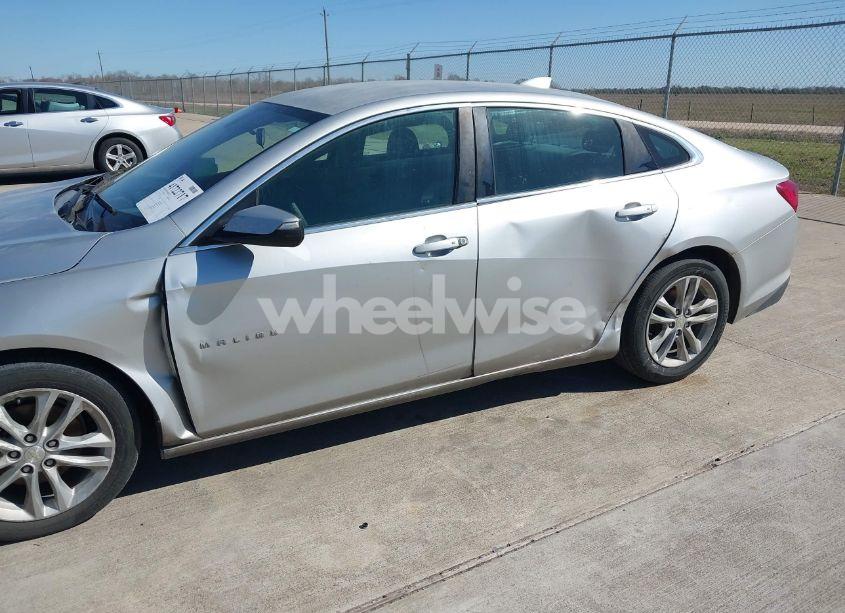 Photo 6 of 2016 Chevrolet Malibu 1LT (VIN 1G1ZE5ST7GF310417)