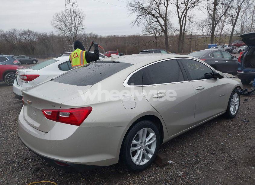 Photo 4 of 2016 Chevrolet Malibu 1LT (VIN 1G1ZE5ST7GF313866)