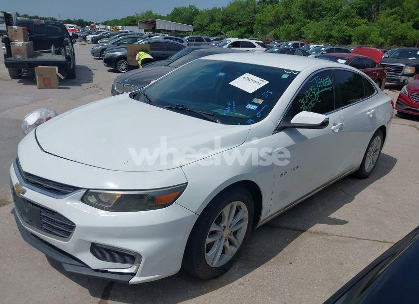 Photo 2 of 2016 Chevrolet Malibu 1LT (VIN 1G1ZE5ST7GF316900)