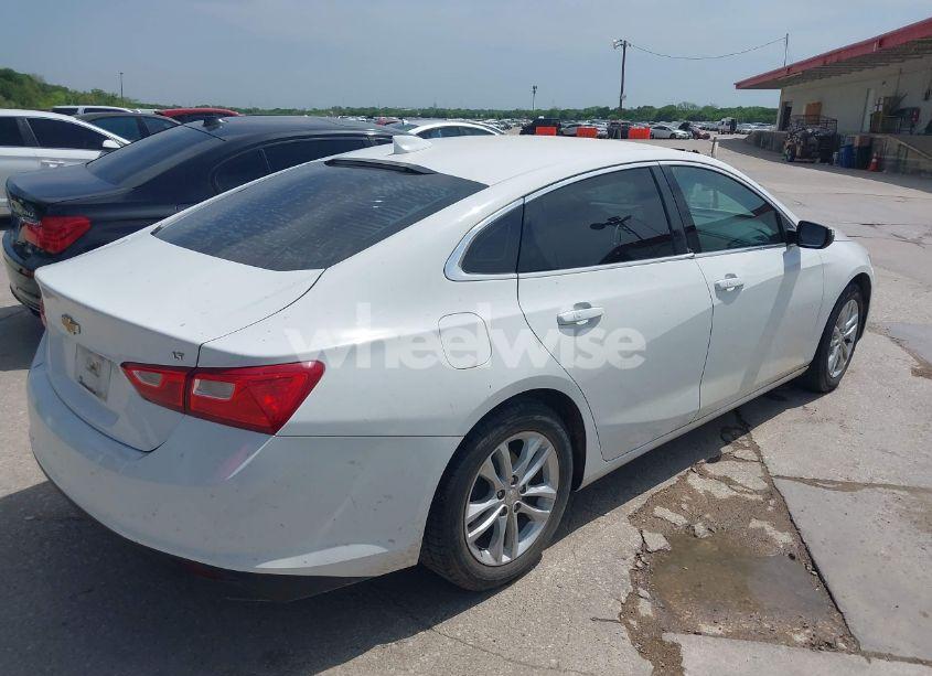 Photo 4 of 2016 Chevrolet Malibu 1LT (VIN 1G1ZE5ST7GF316900)