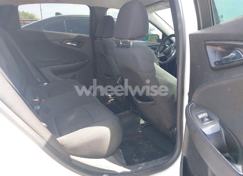 Photo 8 of 2016 Chevrolet Malibu 1LT (VIN 1G1ZE5ST7GF316900)