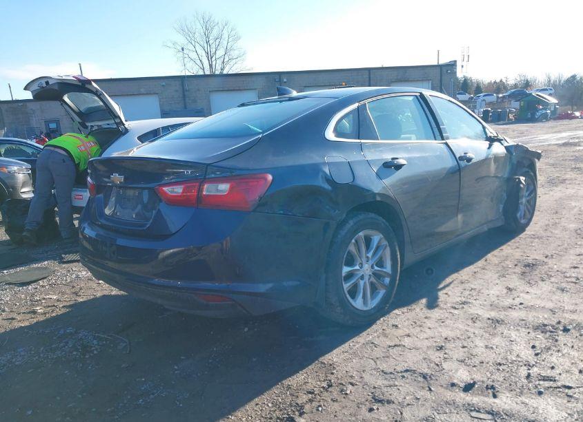 Photo 4 of 2016 Chevrolet Malibu 1LT (VIN 1G1ZE5ST7GF353509)