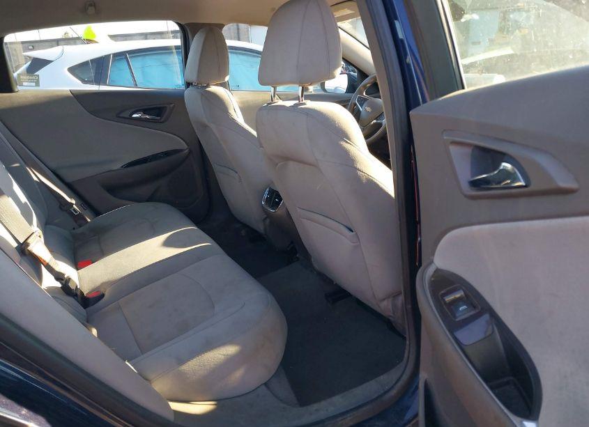 Photo 8 of 2016 Chevrolet Malibu 1LT (VIN 1G1ZE5ST7GF353509)