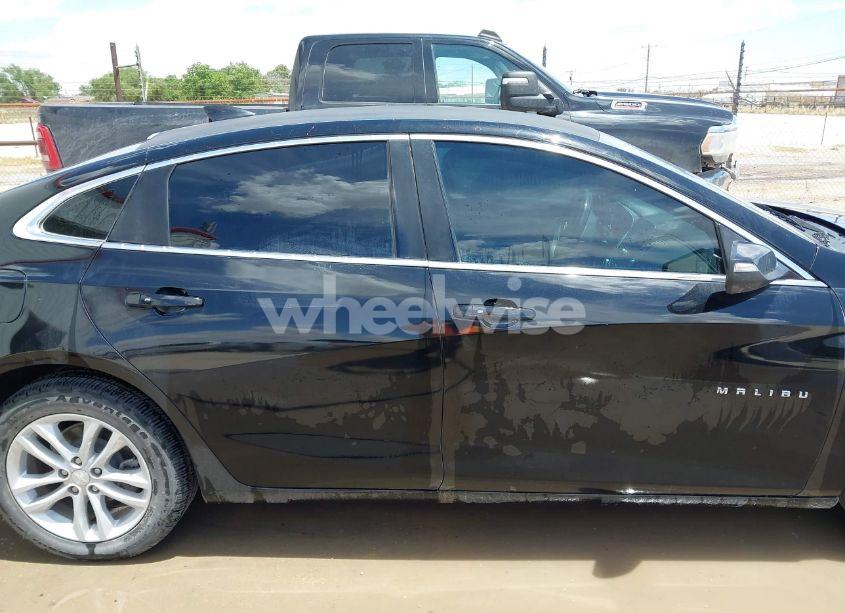 Photo 13 of 2017 Chevrolet Malibu 1LT (VIN 1G1ZE5ST7HF103074)