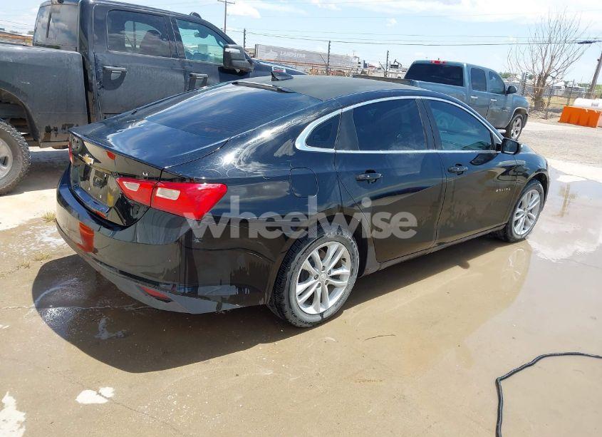 Photo 4 of 2017 Chevrolet Malibu 1LT (VIN 1G1ZE5ST7HF103074)